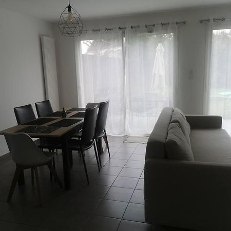 Jolie Maison Entiere Avec 3 Chambres Centre Ville Saint-Andre-de-Cubzac Exterior photo